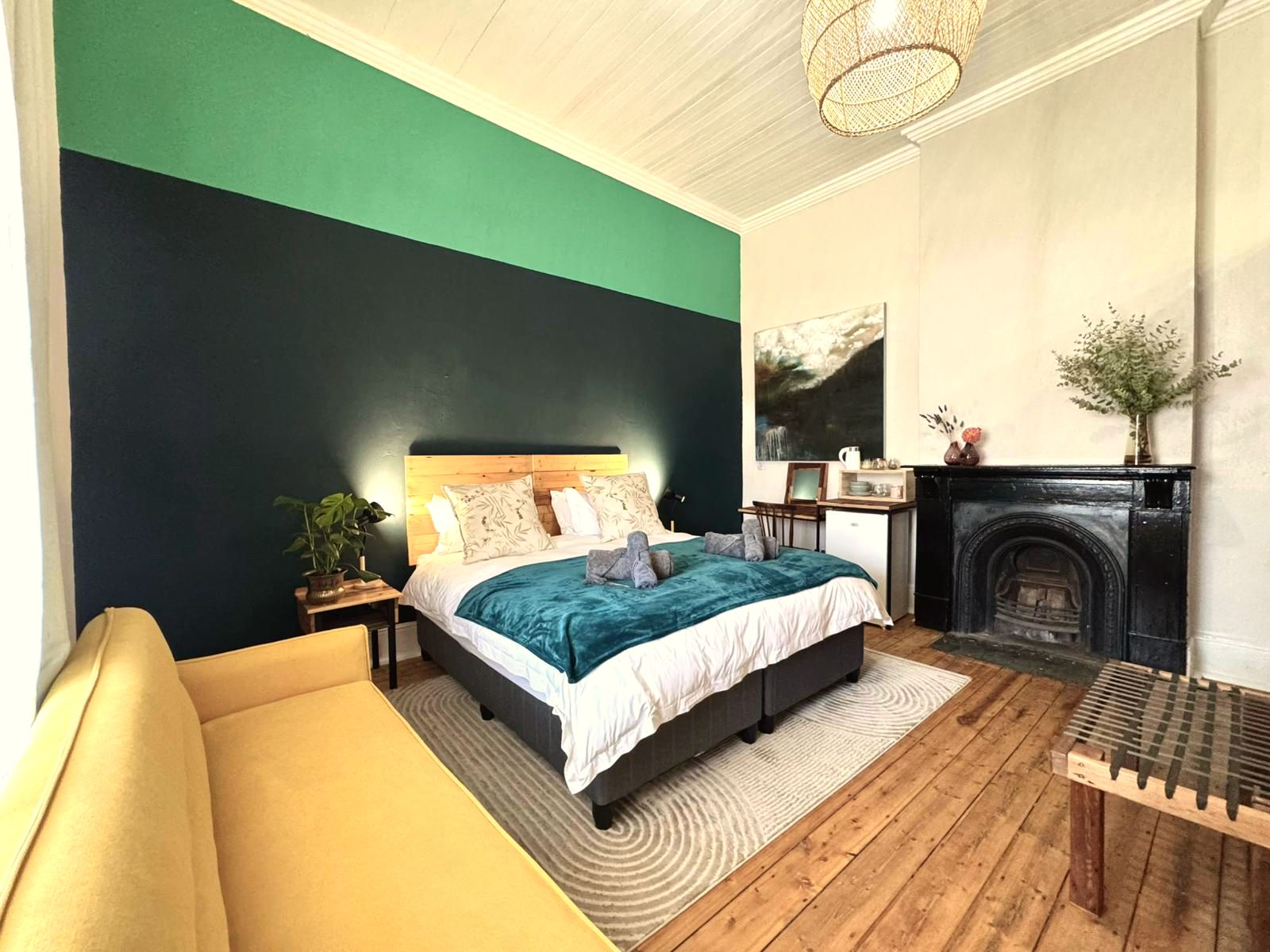 Slaapkamer met groen muur
