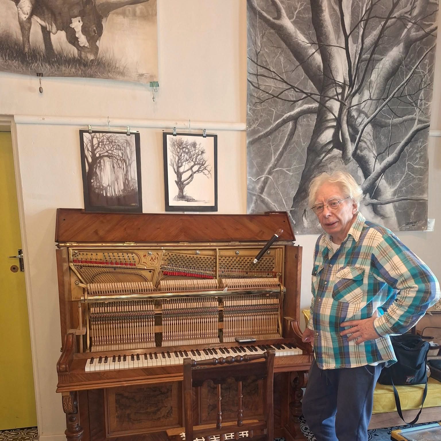 Die klavier en kuns in die voorkamer